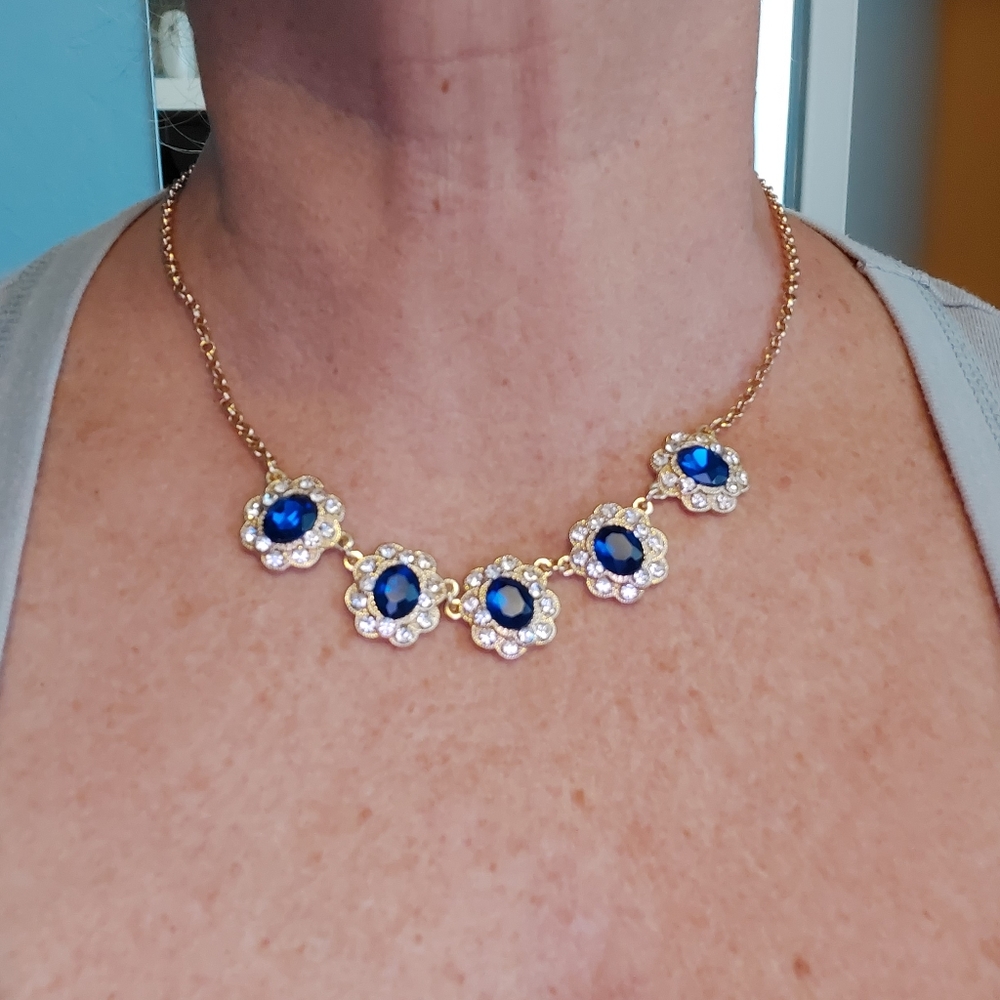 Elegant Gold tone Saphire and Crystal Necklace